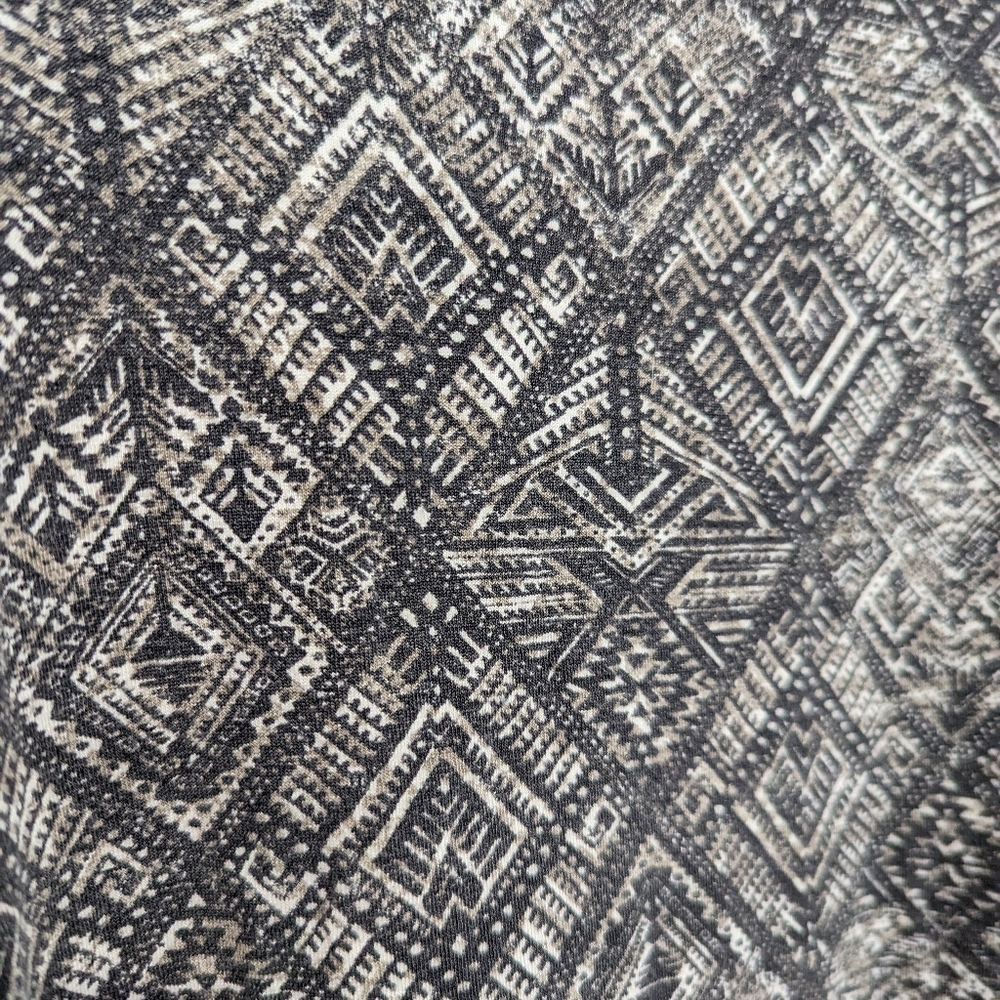 Others Follow Patterned Top - Picture 3 of 7